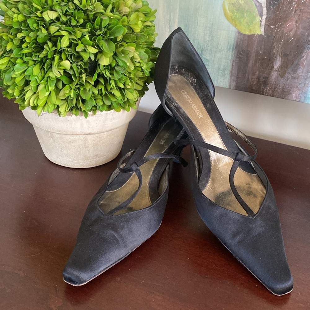 GIORGIO ARMANI VINTAGE BLACK SATIN SLINGBACK POINTED KITTEN HEELS PUMPS SIZE 40